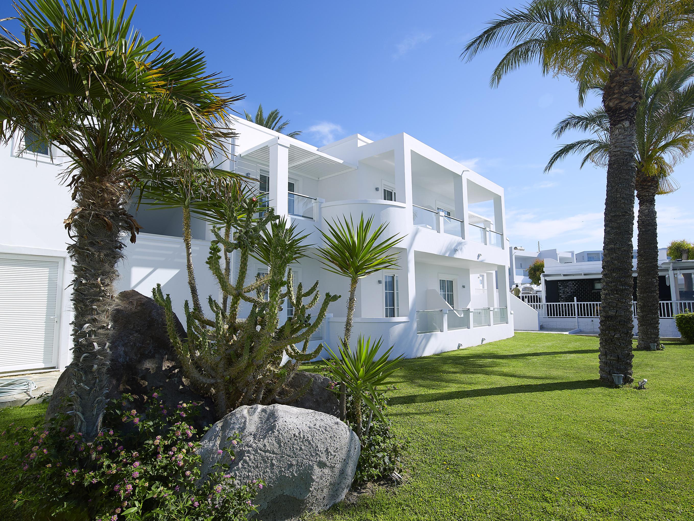 Dimitra Beach Hotel & Suites Агиос-Фокас Экстерьер фото