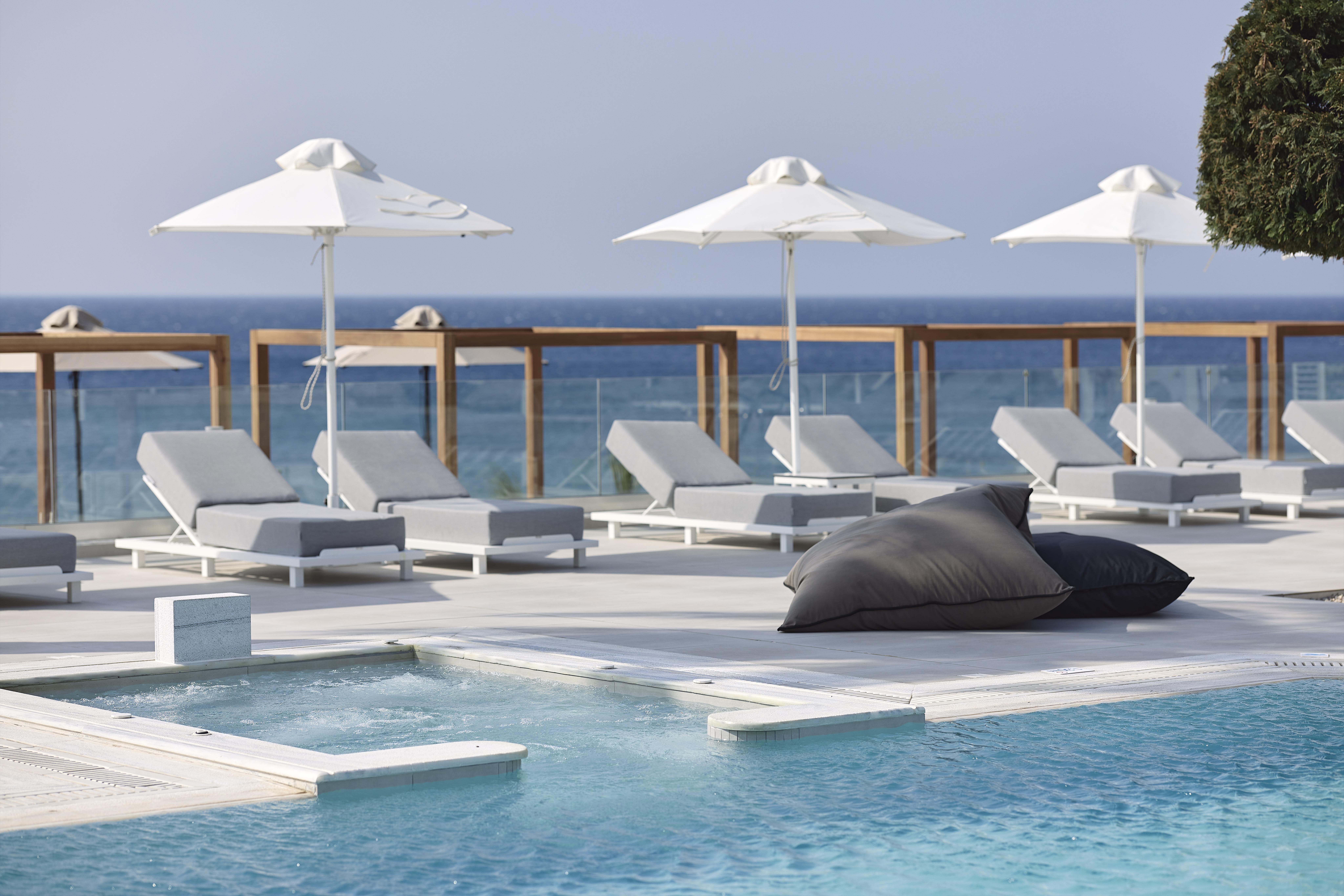 Dimitra Beach Hotel & Suites Агиос-Фокас Экстерьер фото